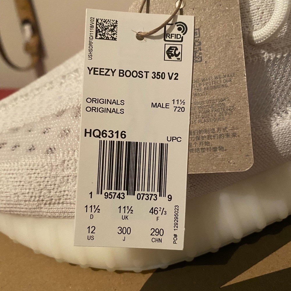 YEEZY BOOST 350 V2 - Picture 11 of 11